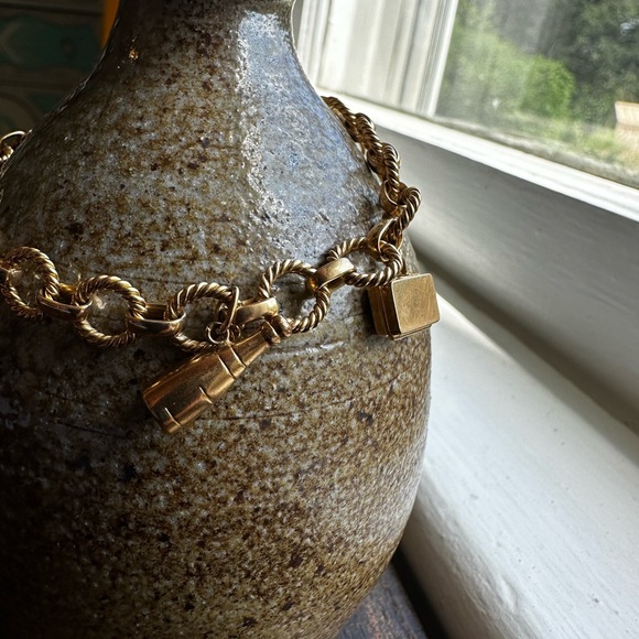 Solid 14k gold Paris themed charm bracelet - Picture 3 of 4